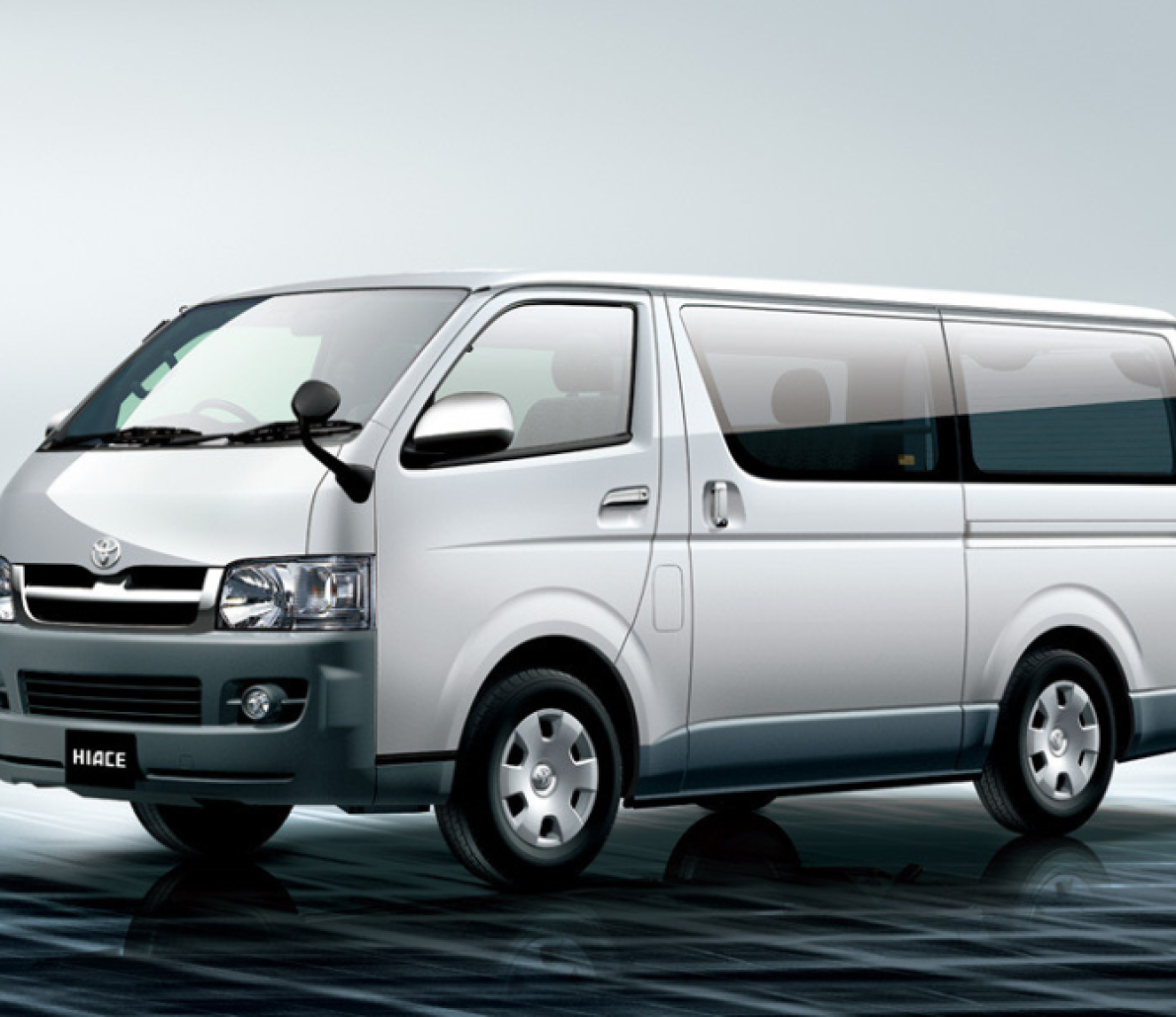 Toyota Hiace 16 chỗ